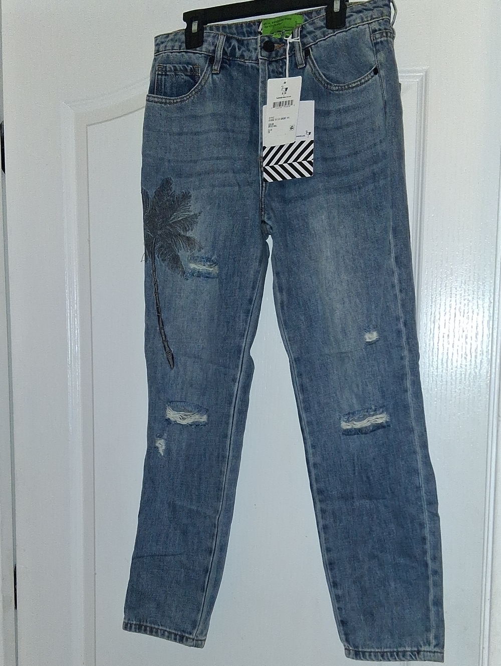 Women’s Light Blue Boyfriend Jeans with Palm Embroidery